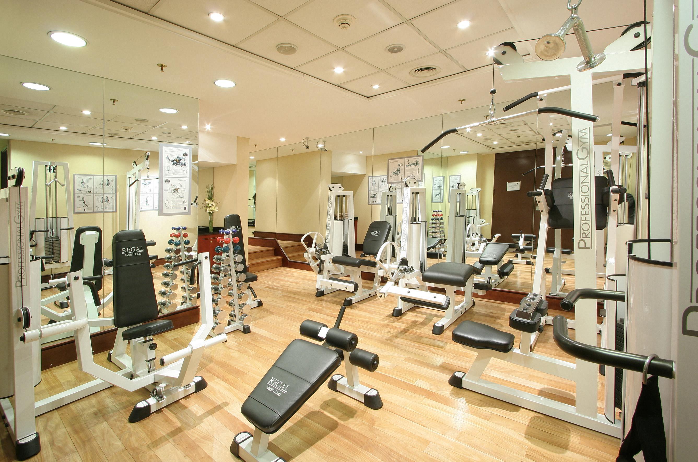 波多黎各马德罗富豪太平洋酒店 布宜诺斯艾利斯 外观 照片 A gym in a hotel