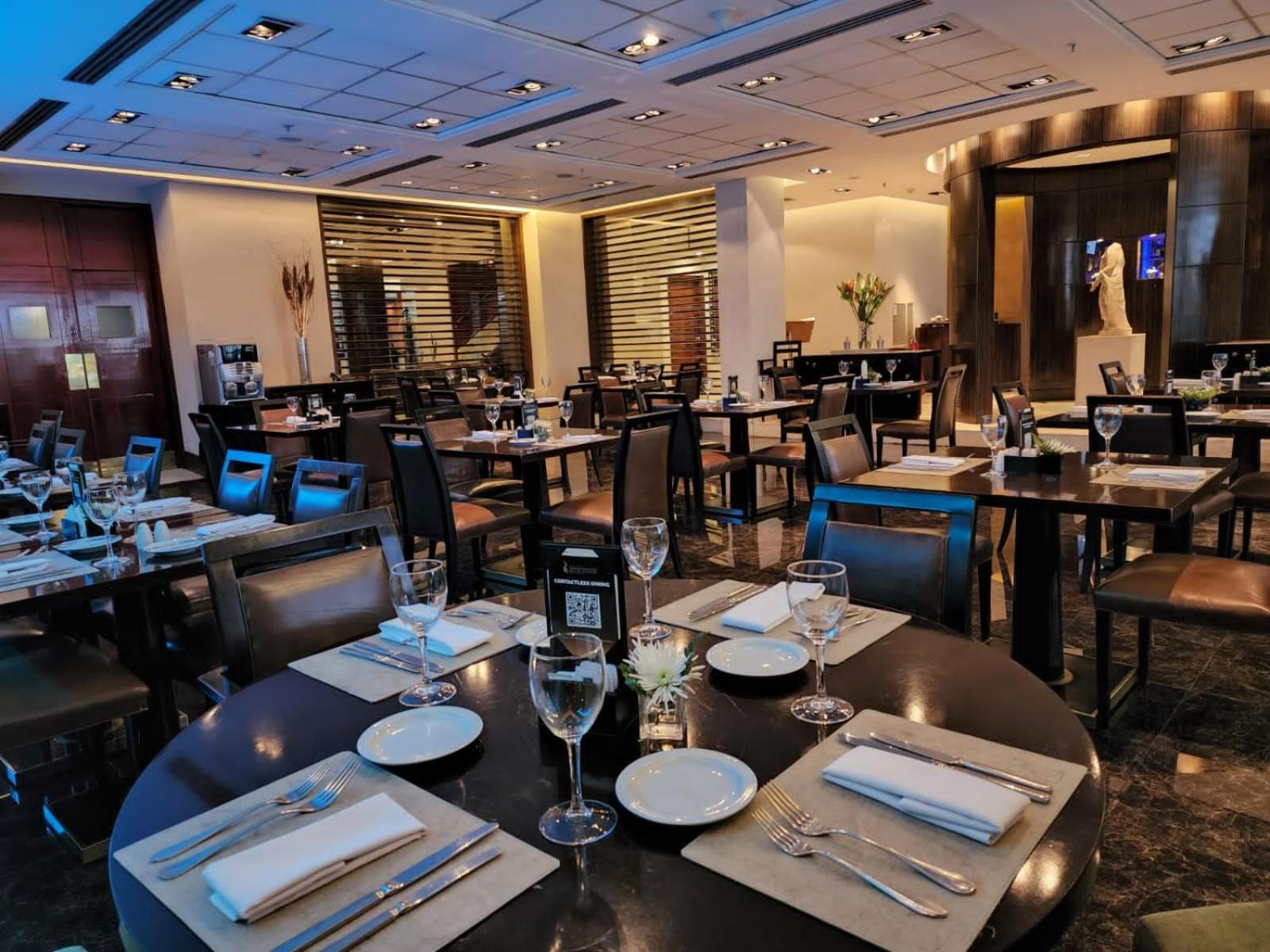 波多黎各马德罗富豪太平洋酒店 布宜诺斯艾利斯 外观 照片 The interior of the restaurant