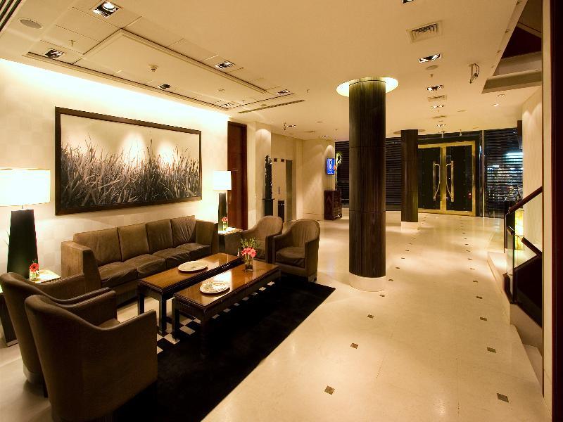波多黎各马德罗富豪太平洋酒店 布宜诺斯艾利斯 外观 照片 The lobby of the hotel