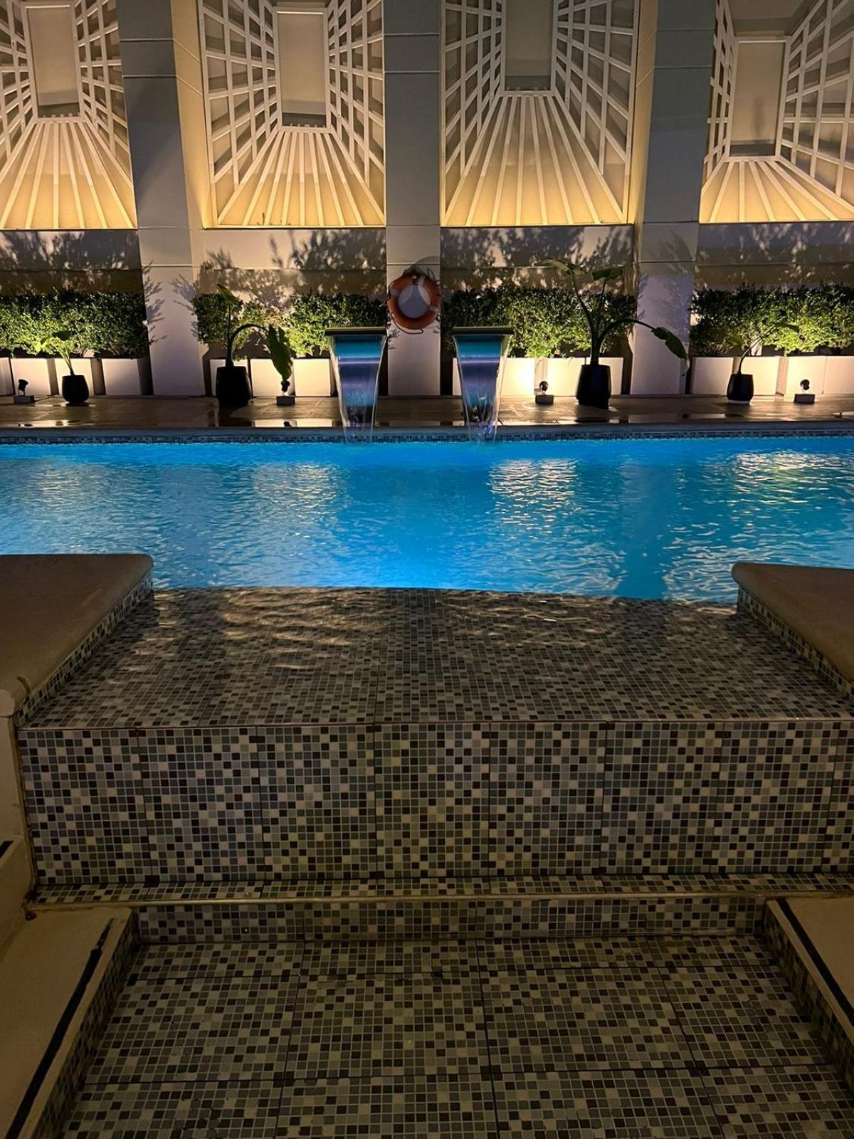 波多黎各马德罗富豪太平洋酒店 布宜诺斯艾利斯 外观 照片 The pool at the hotel
