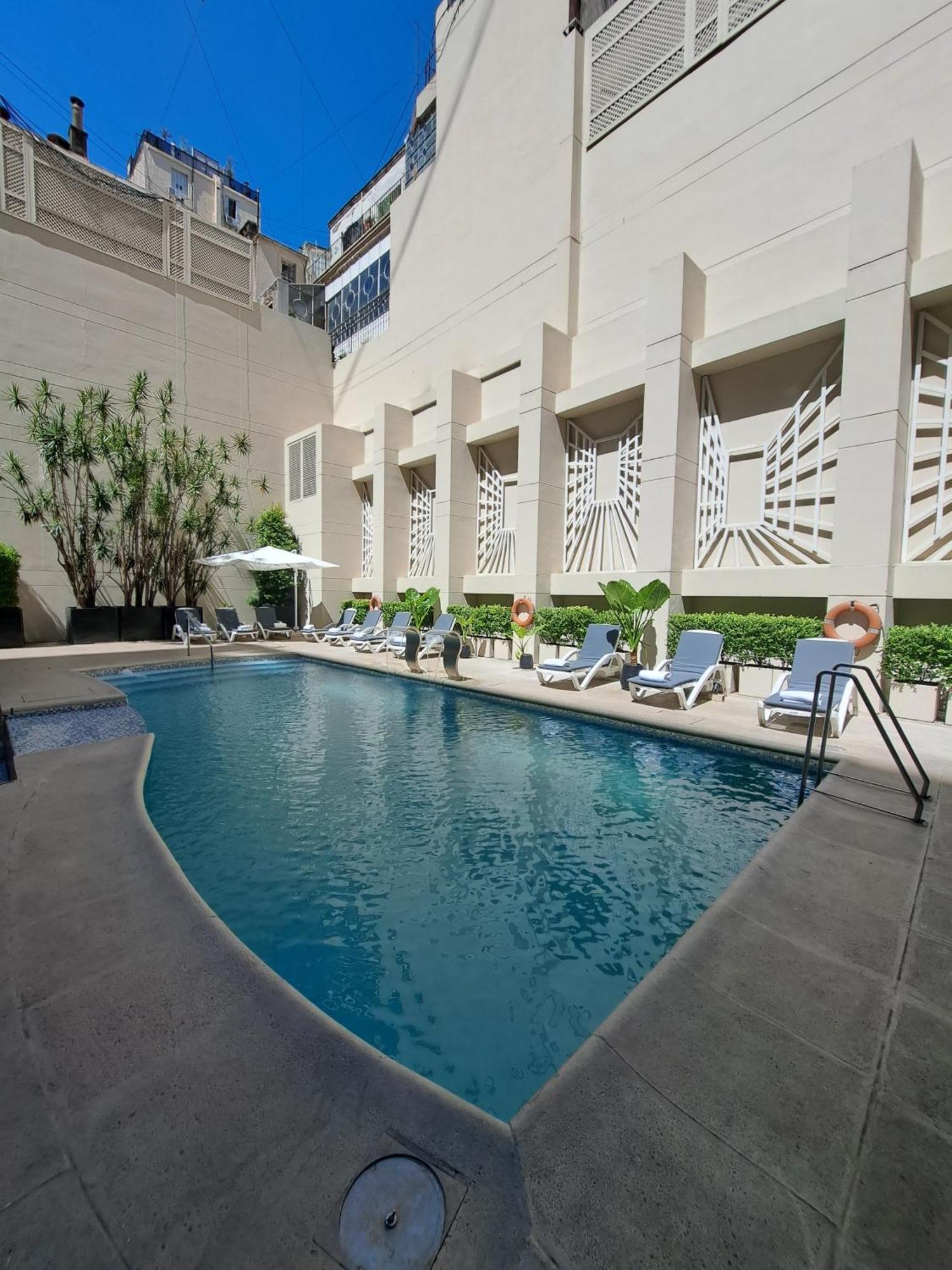 波多黎各马德罗富豪太平洋酒店 布宜诺斯艾利斯 外观 照片 The pool at the hotel