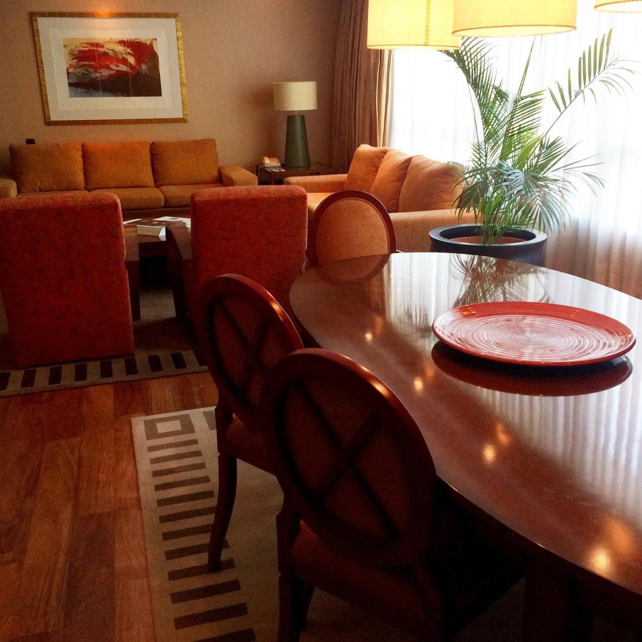 波多黎各马德罗富豪太平洋酒店 布宜诺斯艾利斯 外观 照片 A dining room